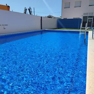 Nina's Blue Pool & Apartamento